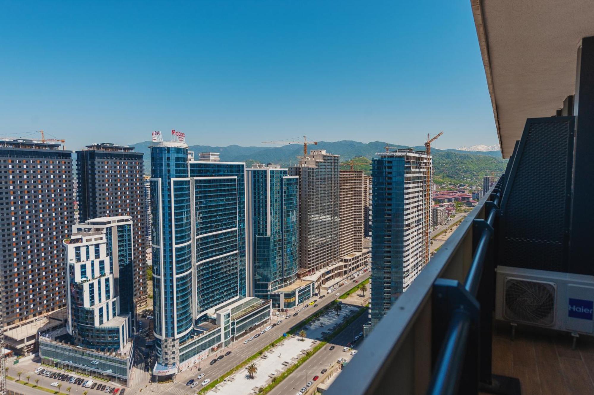 Black Sea Luxury Towers Hotel Batumi Exterior foto