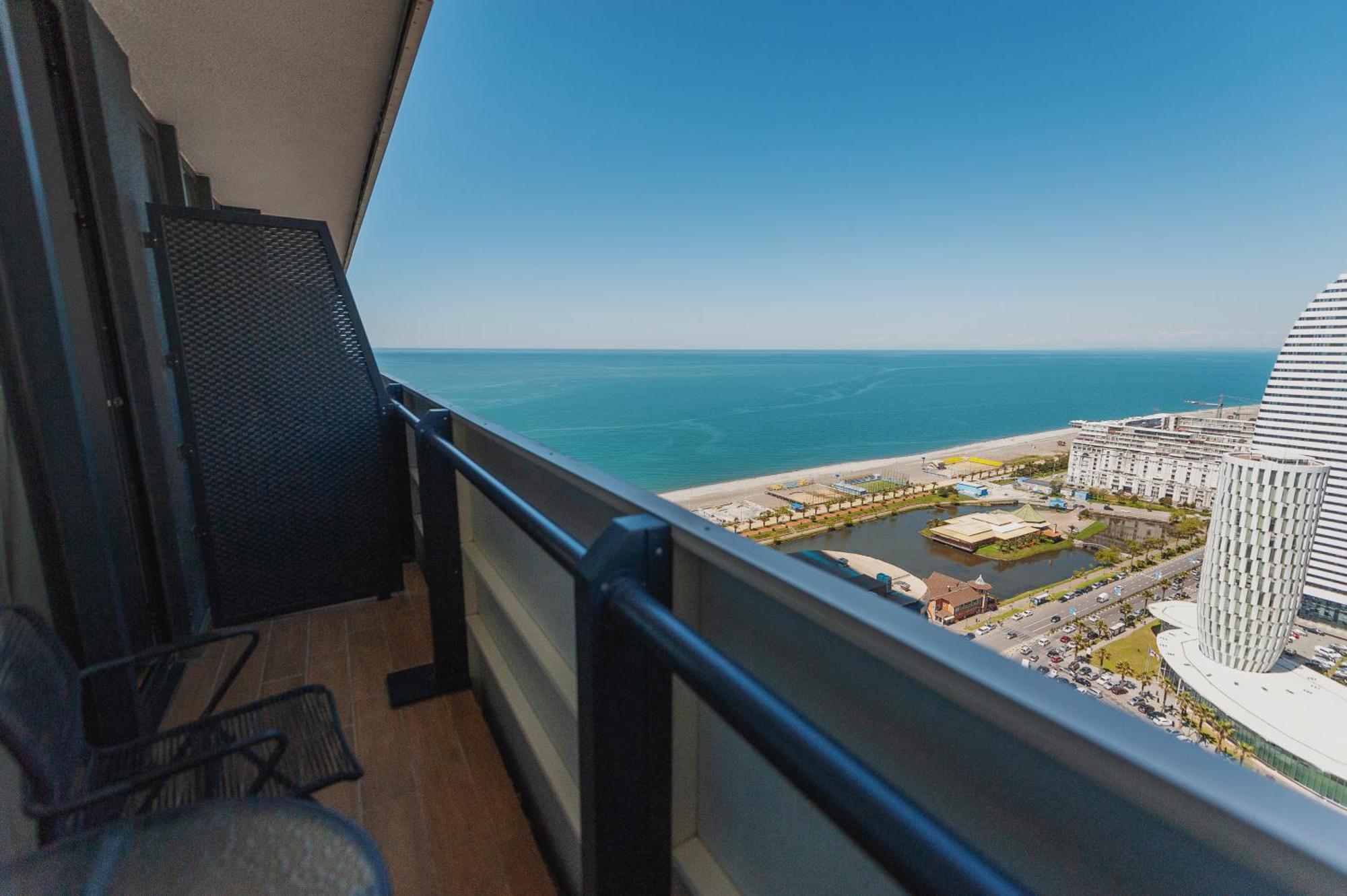 Black Sea Luxury Towers Hotel Batumi Exterior foto
