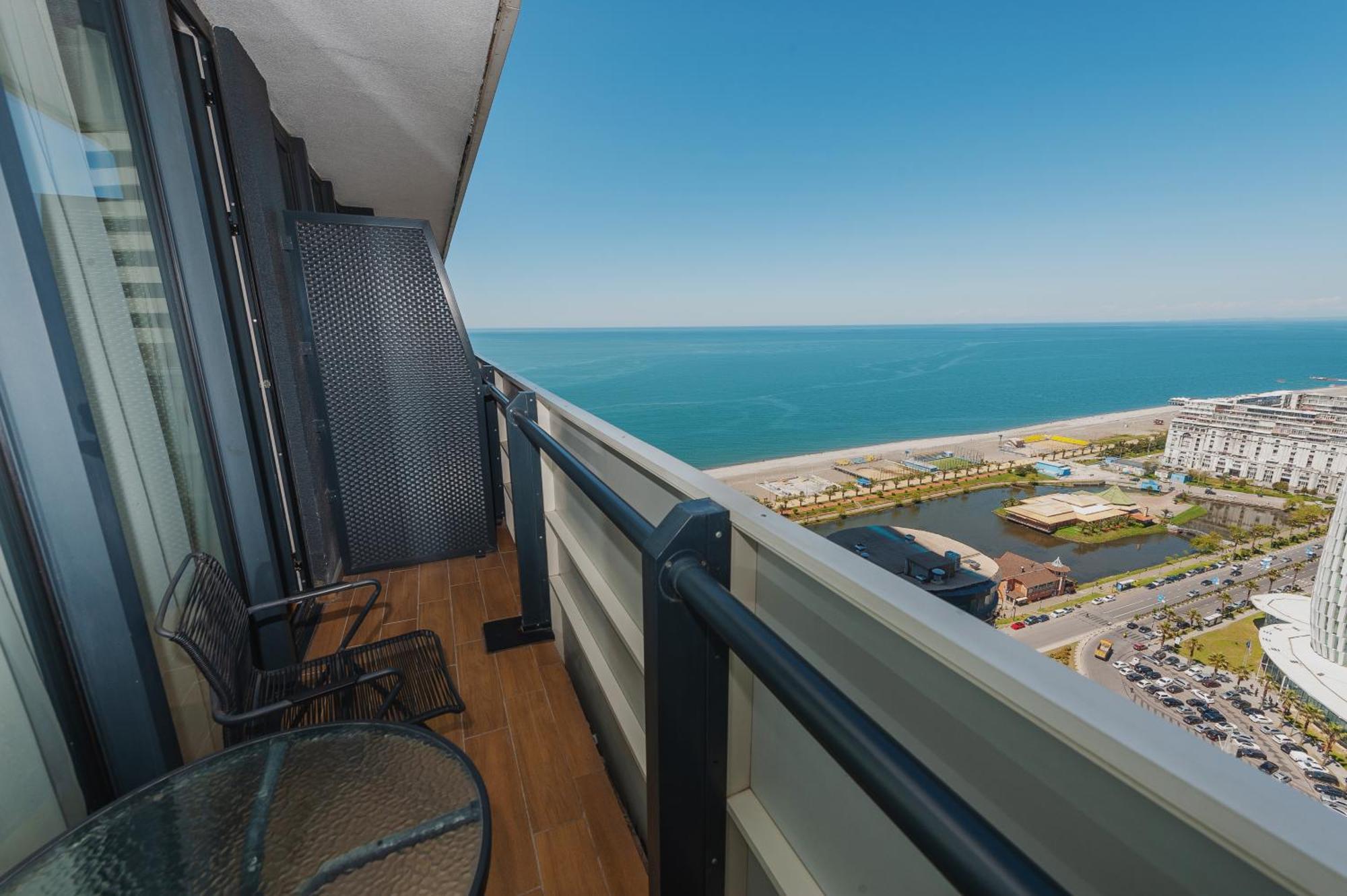 Black Sea Luxury Towers Hotel Batumi Exterior foto